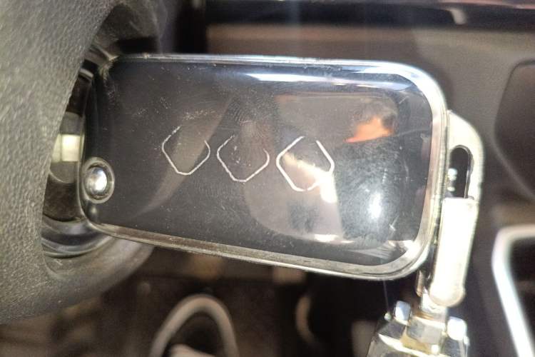 Used Wuling Alvez 2022 1.5L Manual Free-Style Model Vehicle Key