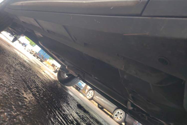 Used Wuling Alvez 2022 1.5L Manual Comfort Version Chassis Front Right