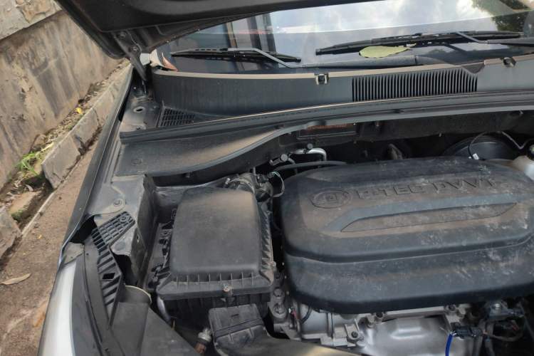 Used Wuling Alvez 2022 1.5L Manual Comfort Version Engine Bay Right
