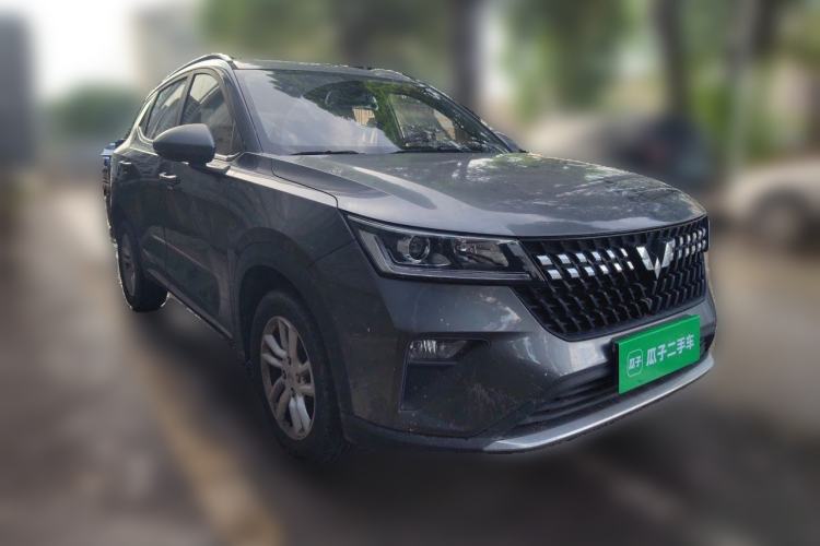 Used Wuling Alvez 2022 1.5L Manual Comfort Version Front Right 45 Deg