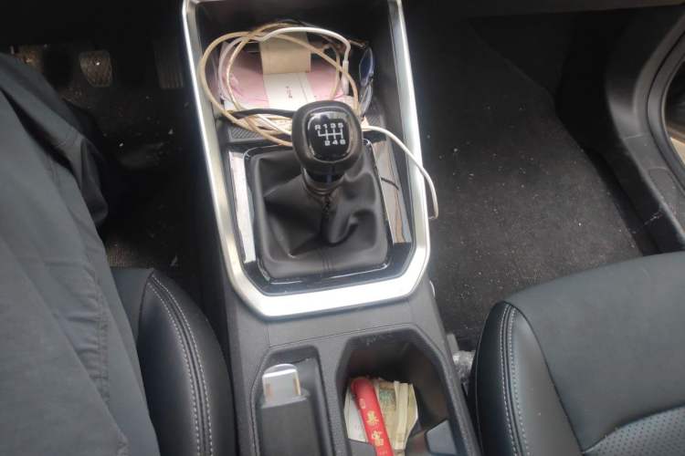Used Wuling Alvez 2022 1.5L Manual Comfort Version Gear Lever