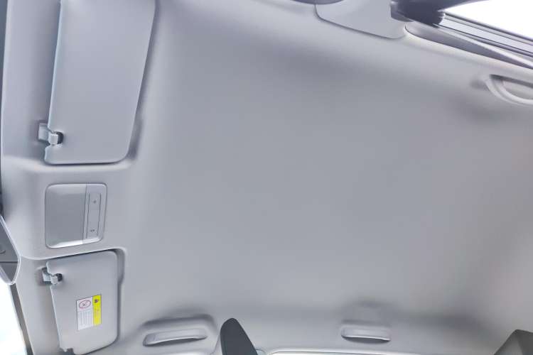 Used Wuling Alvez 2022 1.5L CVT Comfort Edition Headliner