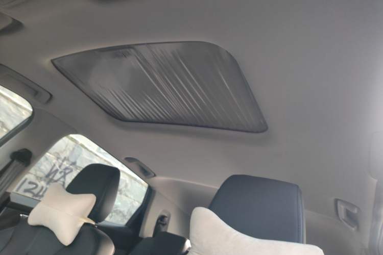 Used Wuling Alvez 2022 1.5L Manual Comfort Version Headliner