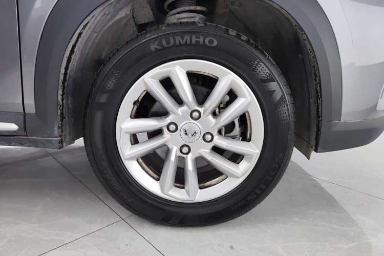 Used Wuling Alvez 2022 1.5L CVT Comfort Edition Right Front Wheel Hub