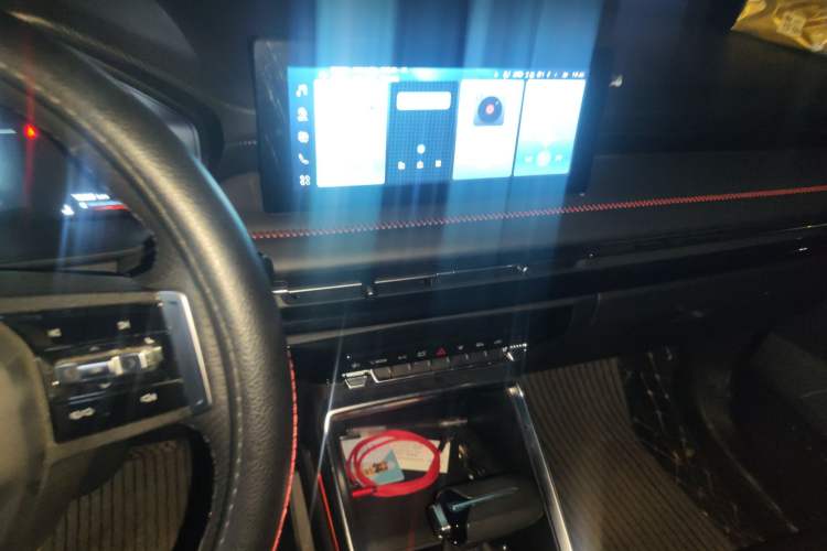 Used Wuling Alvez 2022 1.5T CVT Trendy & Cool Edition Audio And AC Panel