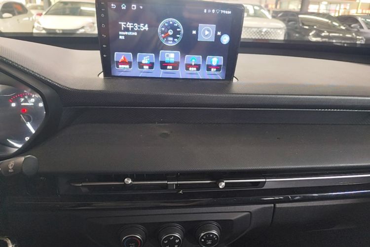 Used Wuling Alvez 2022 1.5L Manual Free-Style Model Audio And AC Panel