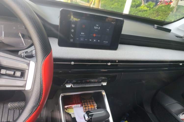 Used Wuling Alvez 2022 1.5L CVT Comfort Edition Audio And AC Panel