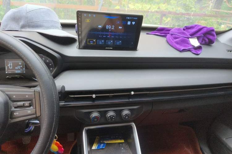 Used Wuling Alvez 2022 1.5L Manual Free-Style Model Audio And AC Panel