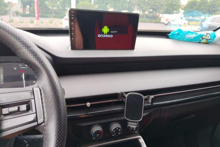 Used Wuling Alvez 2022 1.5L Manual Free-Style Model Audio And AC Panel