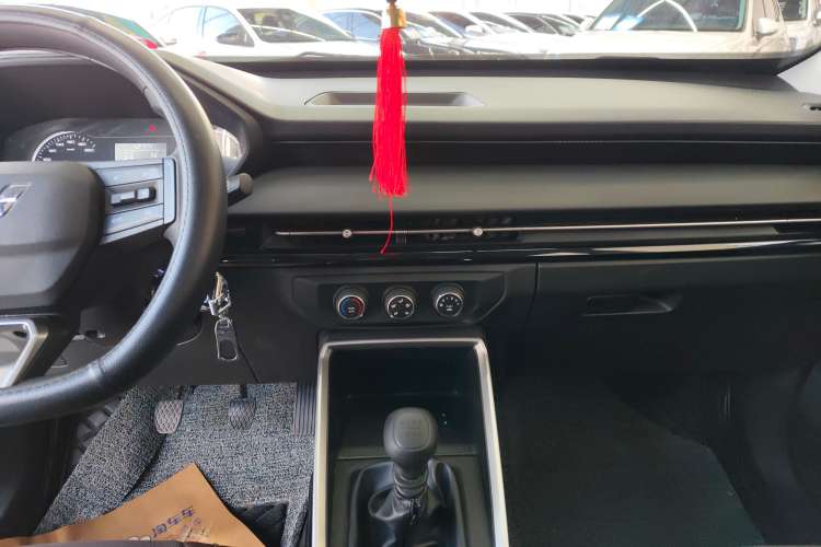 Used Wuling Alvez 2022 1.5L Manual Free-Style Model Audio And AC Panel