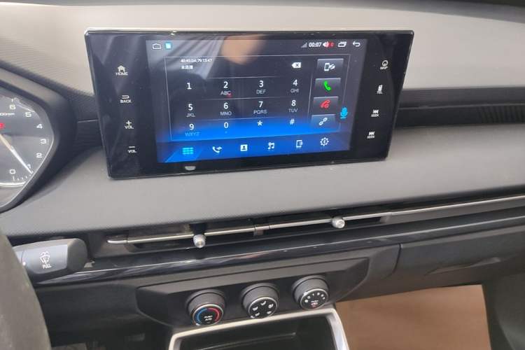 Used Wuling Alvez 2022 1.5L Manual Free-Style Model Audio And AC Panel