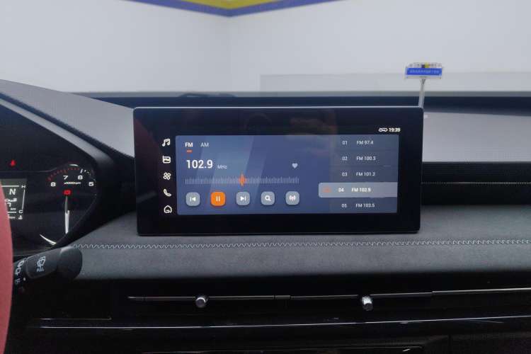 Used Wuling Alvez 2022 1.5L Manual Comfort Version Audio And AC Panel