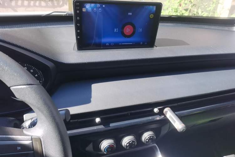 Used Wuling Alvez 2022 1.5L Manual Free-Style Model Audio And AC Panel