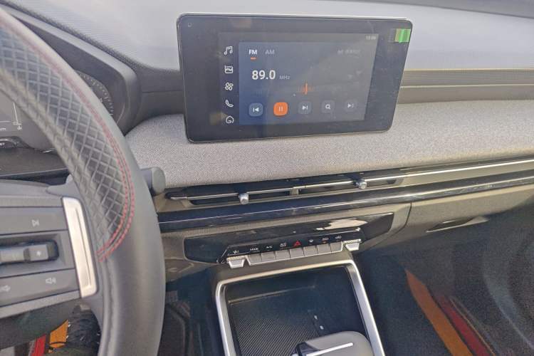Used Wuling Alvez 2022 1.5L CVT Comfort Edition Audio And AC Panel