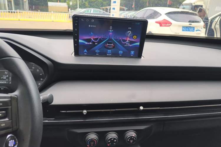 Used Wuling Alvez 2022 1.5L Manual Free-Style Model Audio And AC Panel