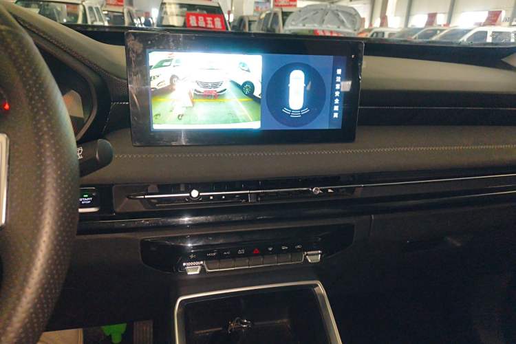 Used Wuling Alvez 2022 1.5L CVT Comfort Edition Audio And AC Panel