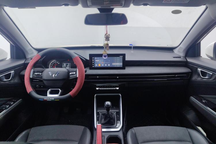 Used Wuling Alvez 2022 1.5L Manual Comfort Version Center Console