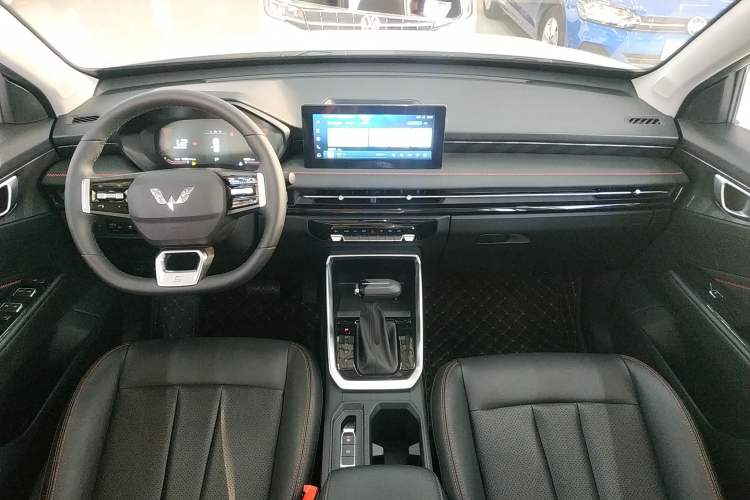 Used Wuling Alvez 2022 1.5T CVT Trendy & Cool Edition Center Console