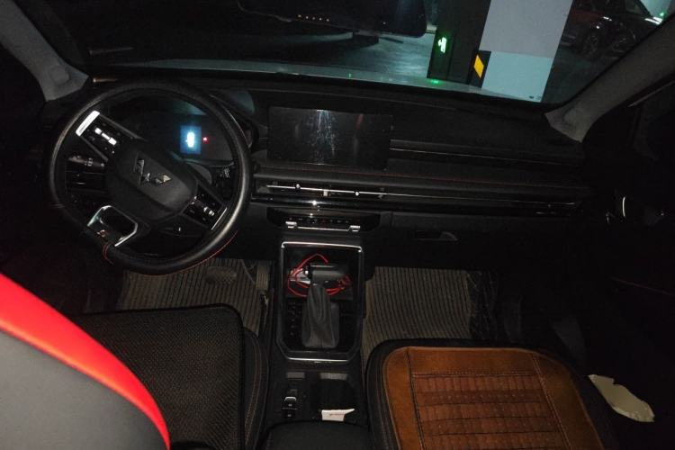 Used Wuling Alvez 2022 1.5T CVT Trendy & Cool Edition Center Console