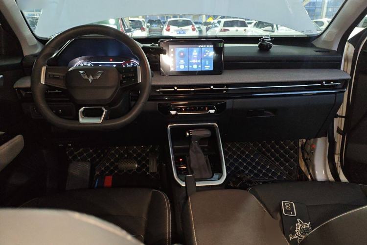 Used Wuling Alvez 2022 1.5L CVT Comfort Edition Center Console