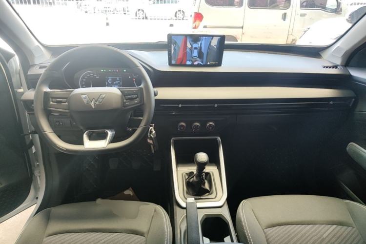 Used Wuling Alvez 2022 1.5L Manual Free-Style Model Center Console