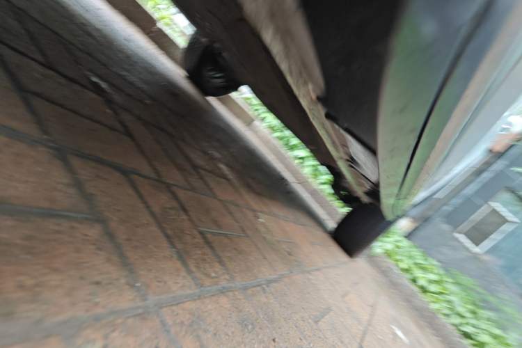 Used Wuling Alvez 2022 1.5L Manual Free-Style Model Chassis Front Left
