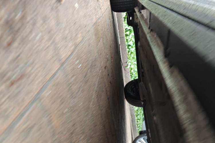 Used Wuling Alvez 2022 1.5L Manual Free-Style Model Chassis Front Right