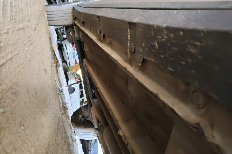 Used Wuling Alvez 2022 1.5L Manual Free-Style Model Chassis Front Right