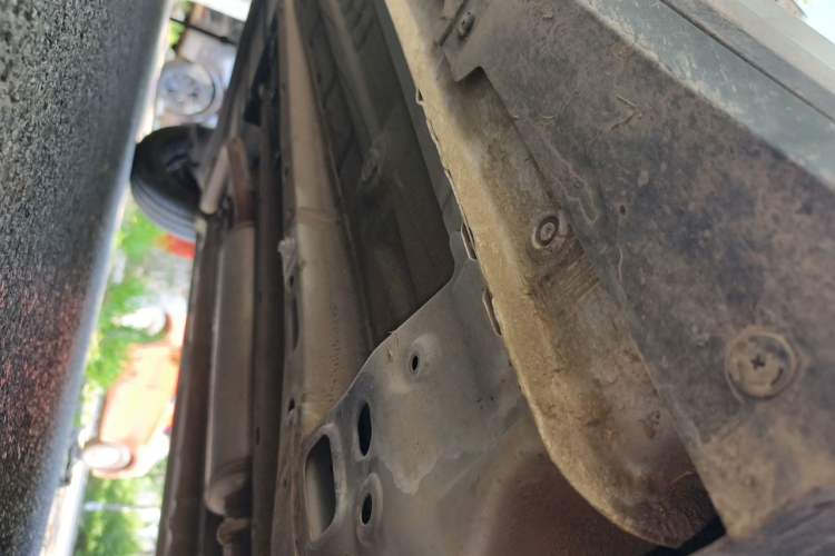 Used Wuling Alvez 2022 1.5L Manual Free-Style Model Chassis Front Right