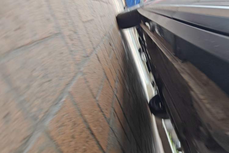 Used Wuling Alvez 2022 1.5L Manual Free-Style Model Chassis Rear Left