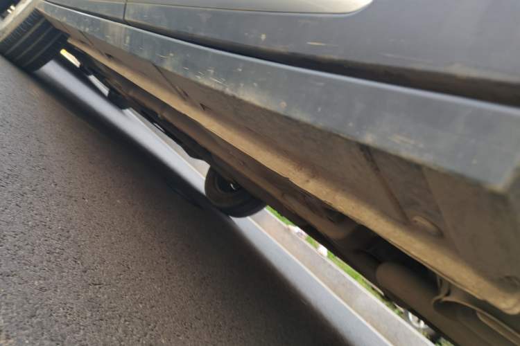 Used Wuling Alvez 2022 1.5L Manual Free-Style Model Chassis Rear Left