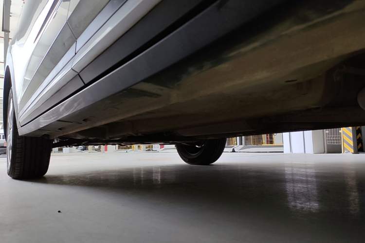 Used Wuling Alvez 2022 1.5L Manual Free-Style Model Chassis Rear Left