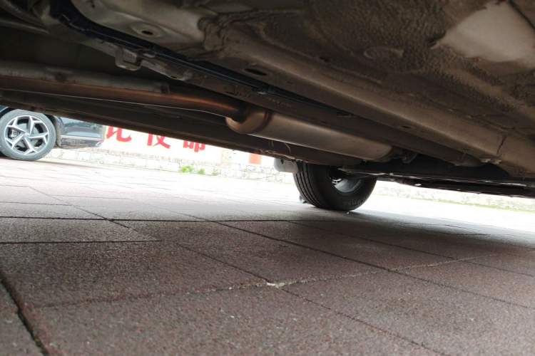 Used Wuling Alvez 2022 1.5L Manual Free-Style Model Chassis Rear Right