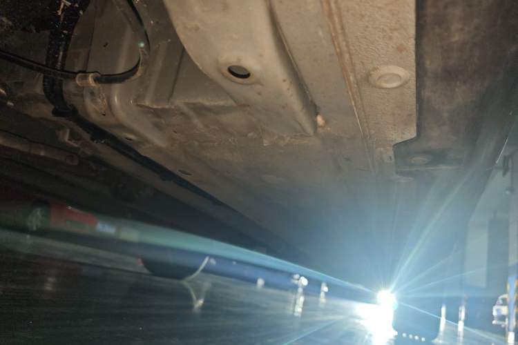 Used Wuling Alvez 2022 1.5L Manual Free-Style Model Chassis Rear Right