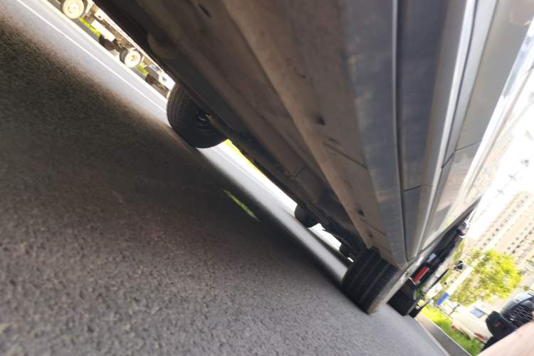 Used Wuling Alvez 2022 1.5L Manual Free-Style Model Chassis Rear Right