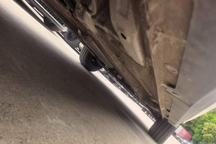 Used Wuling Alvez 2022 1.5L Manual Free-Style Model Chassis Rear Right