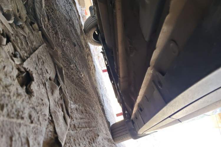 Used Wuling Alvez 2022 1.5L Manual Free-Style Model Chassis Rear Right