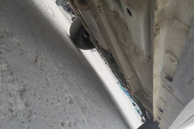 Used Wuling Alvez 2022 1.5L Manual Free-Style Model Chassis Rear Right