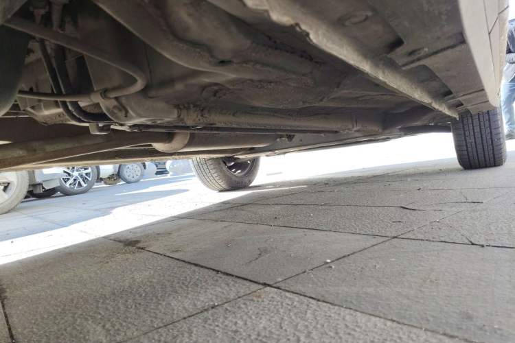 Used Wuling Alvez 2022 1.5L Manual Free-Style Model Chassis Rear Right