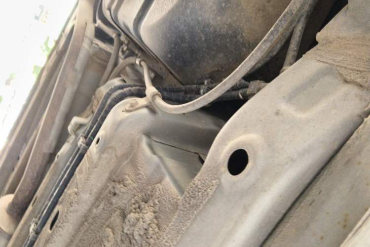 Used Wuling Alvez 2022 1.5L Manual Free-Style Model Chassis Rear Right