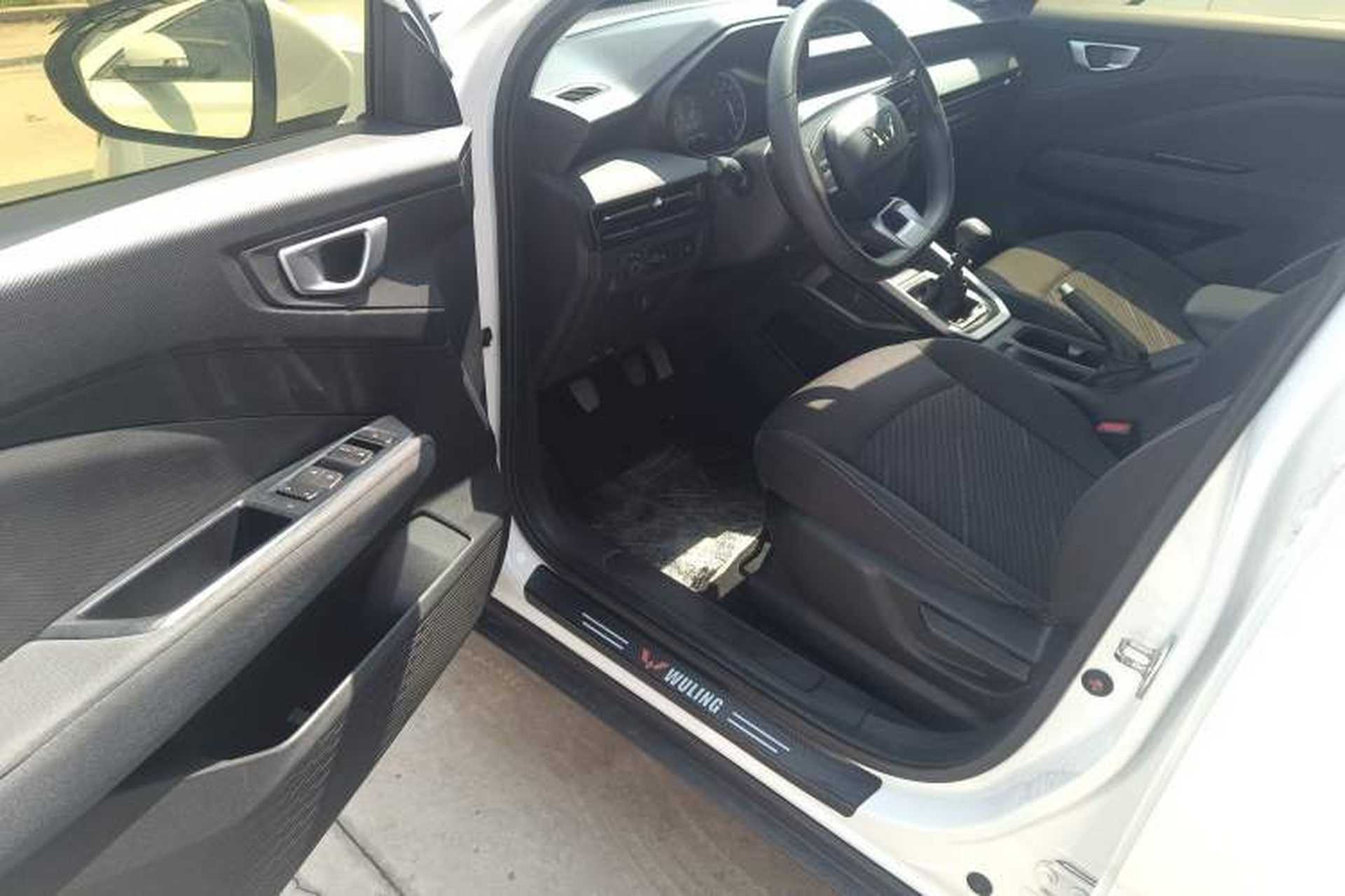 Used Wuling Alvez 2022 1.5L Manual Free-Style Model Driver Seat