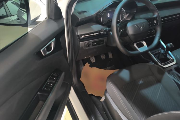 Used Wuling Alvez 2022 1.5L Manual Free-Style Model Driver Seat