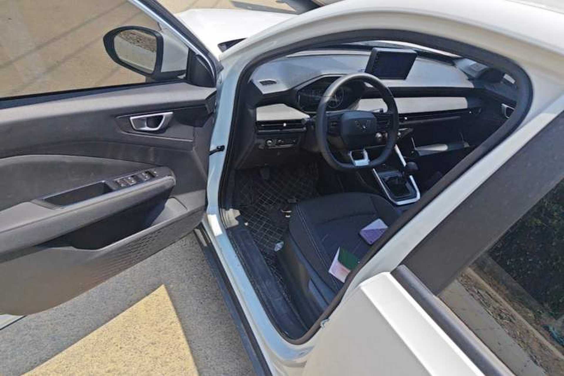 Used Wuling Alvez 2022 1.5L Manual Free-Style Model Driver Seat