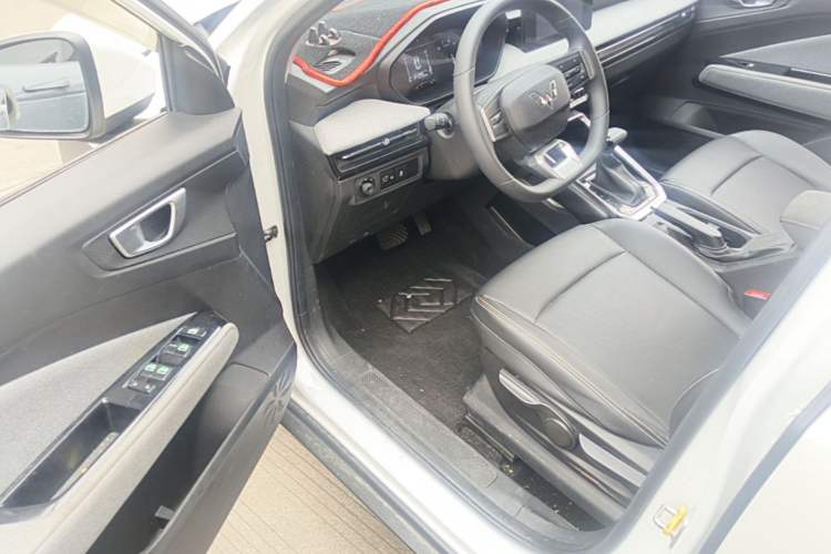Used Wuling Alvez 2022 1.5L CVT Comfort Edition Driver Seat