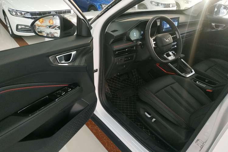 Used Wuling Alvez 2022 1.5T CVT Trendy & Cool Edition Driver Seat