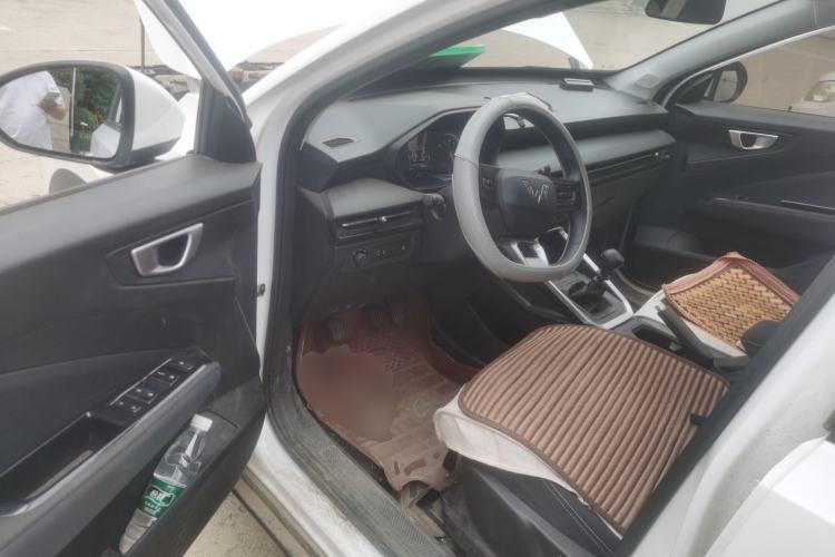 Used Wuling Alvez 2022 1.5L Manual Free-Style Model Driver Seat