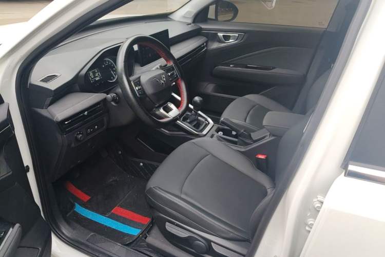 Used Wuling Alvez 2022 1.5L Manual Comfort Version Driver Seat