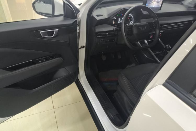 Used Wuling Alvez 2022 1.5L Manual Free-Style Model Driver Seat