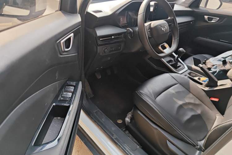 Used Wuling Alvez 2022 1.5L Manual Free-Style Model Driver Seat