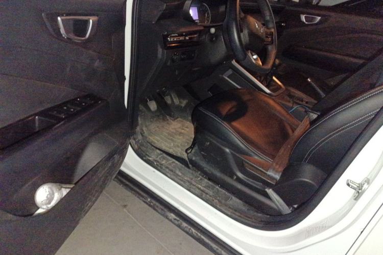 Used Wuling Alvez 2022 1.5L Manual Free-Style Model Driver Seat